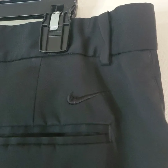 Nike 4pc Mens Dri-Fit Golf Pants Size 35×32 Black Grey Performance Standard Fit - Picture 4 of 12